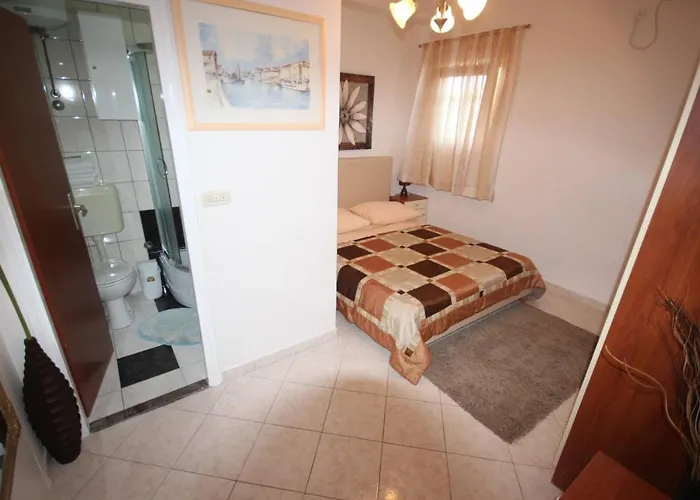 Small For A Great * 扎达尔